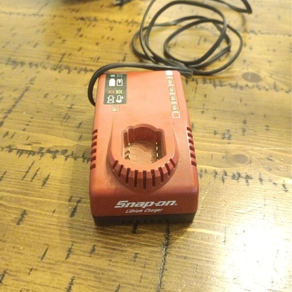Snap-on CTC772 Lithium Battery Charger 7.2V 14.4V MicroLithium Red Black c1